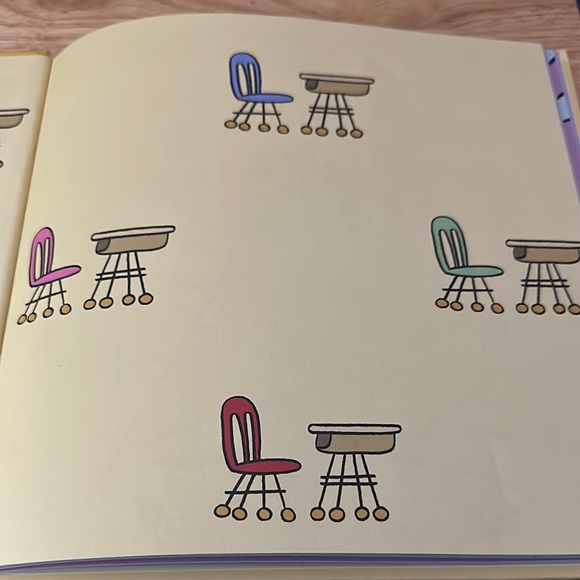 Yellow Bird Book - The Pigeon HAS to Go to School! - Picture 3 of 5